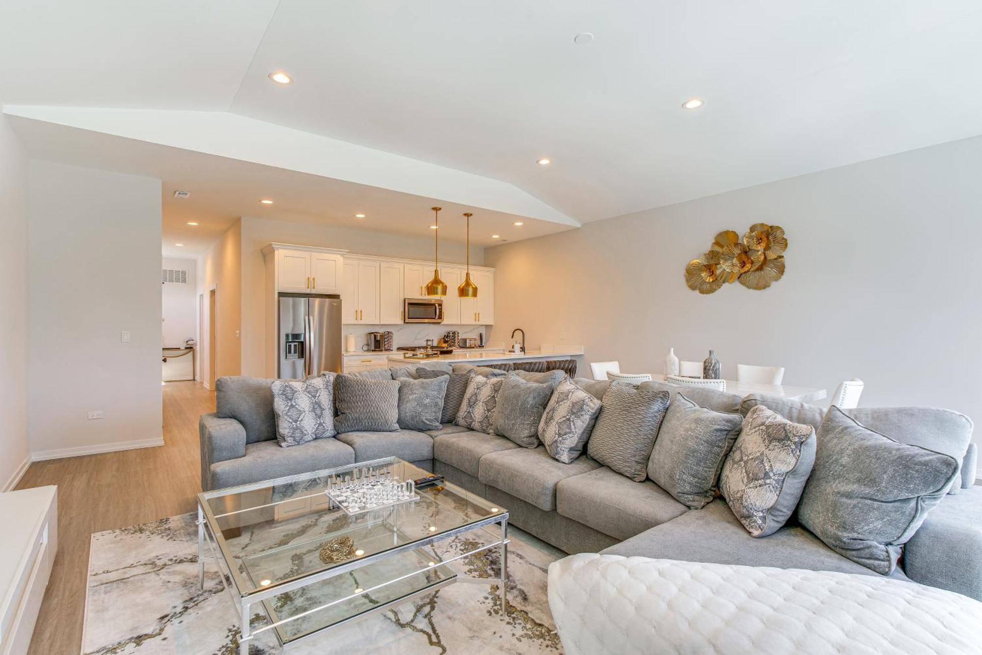 Luxe And Modern - 7 Mi To Downtown! Apartment Chicago